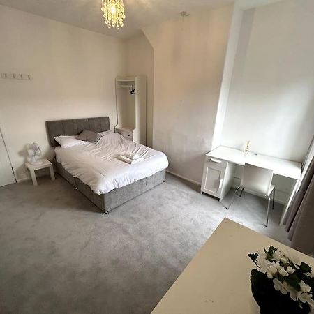 Perfect Home From Home In Stoke On Trent Etruria Exterior foto