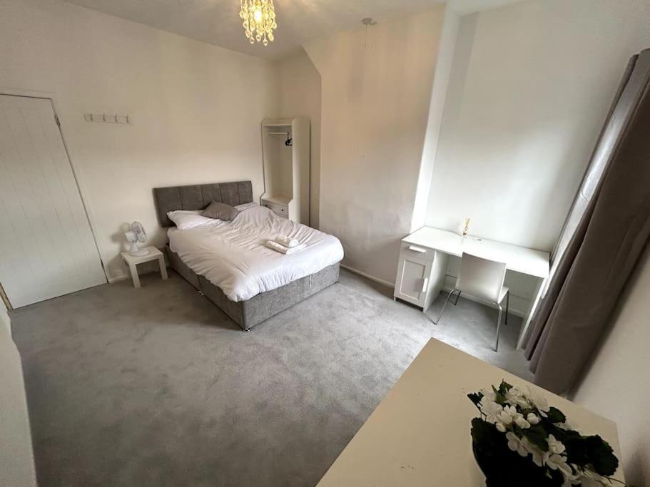 Perfect Home From Home In Stoke On Trent Etruria Exterior foto